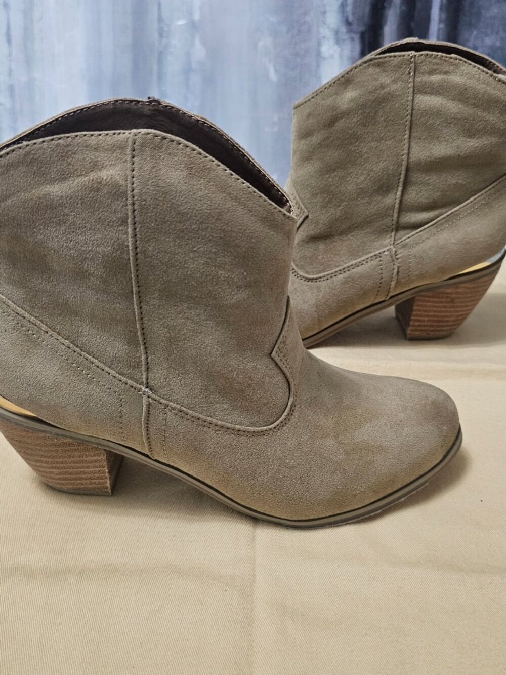 NEW Forever 21 Vegan Suede Khaki Beige Cowboy Festival Boho Mid Calf Boots Sz 6 - Picture 2 of 8